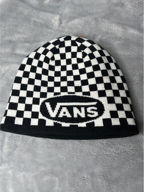 NWT Vans Black/White Checkered/Reversible Beanie Size One Size
